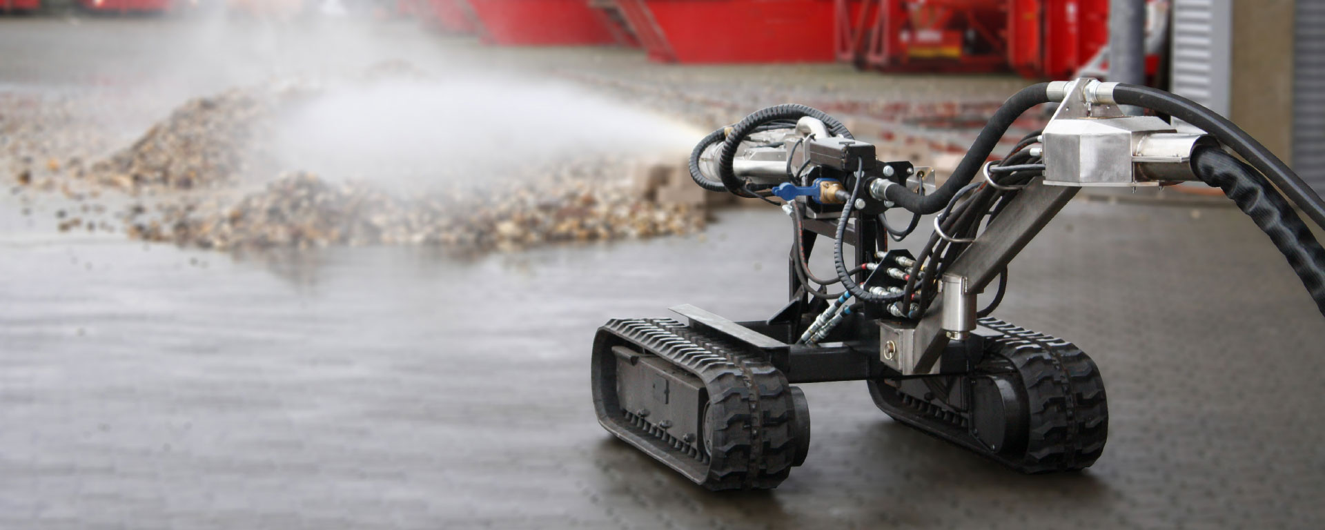 Unser Reinigungsroboter bei der Arbeit mit Wasserhochdruck