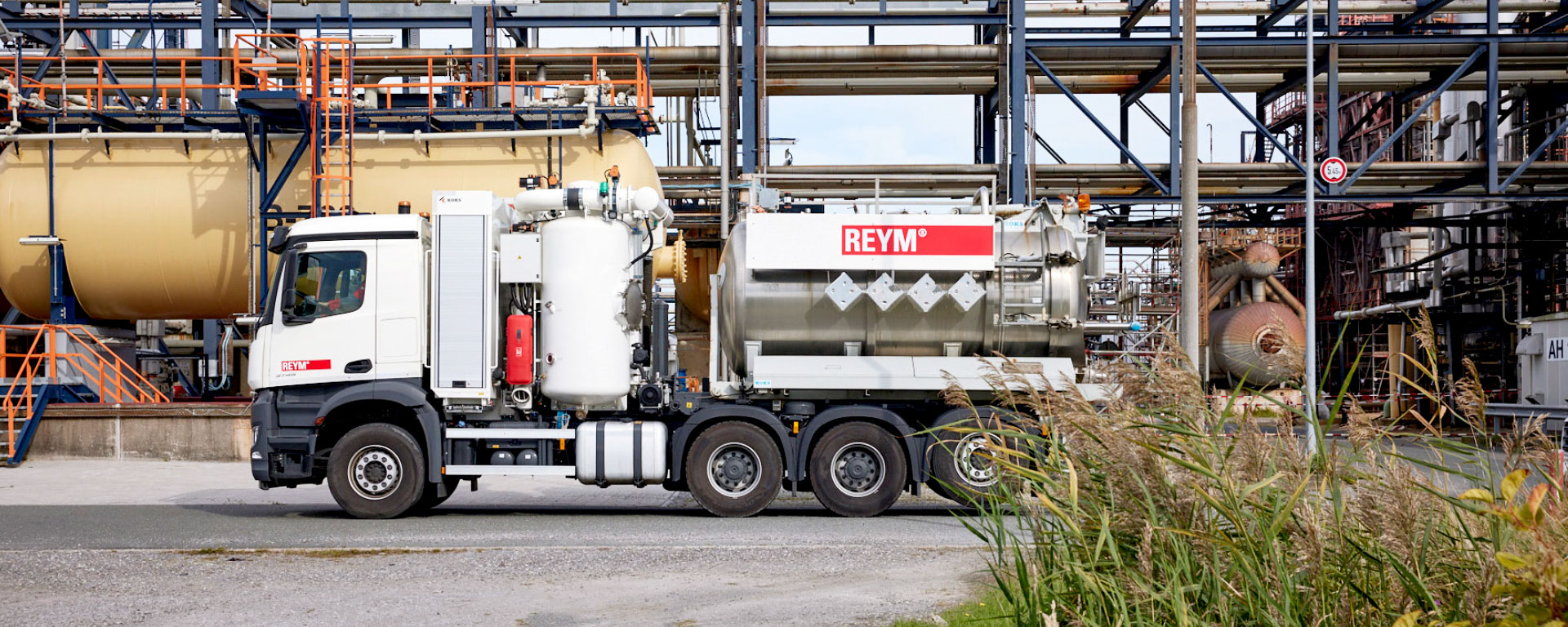 REYM ist in der Öl-, Gas- und petrochemischen Industrie tätig